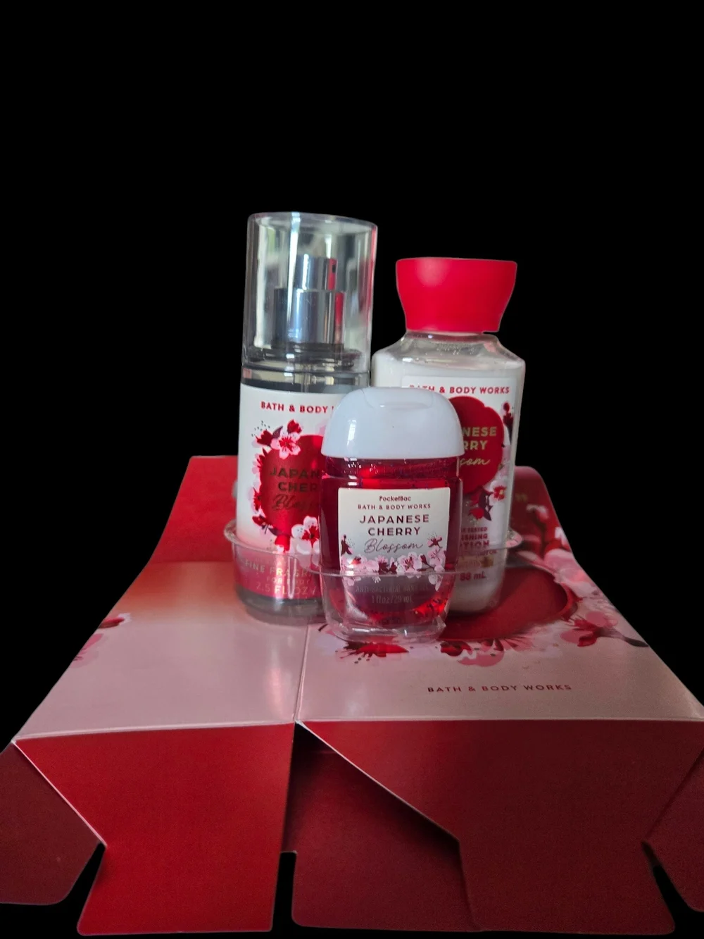 Bath & Body Works Japanese Cherry Blossom Gift Set- NEW!!